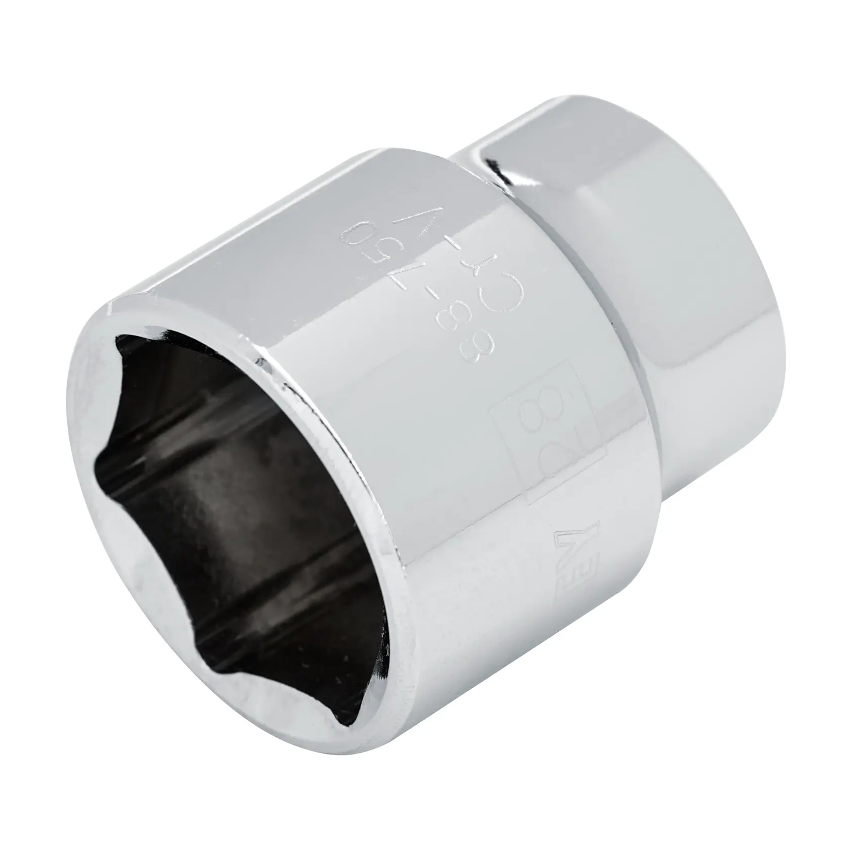 STANLEY 4-88-750 casquillo cromado, toma en primer plano sobre fondo blanco, accesorio de herramienta.